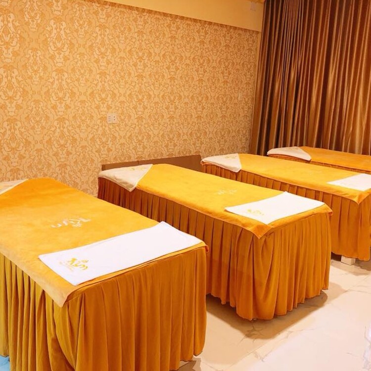 Khi chọn giường spa của mình, bạn nên lựa chọn chiếc giường có thể điều chỉnh chiều cao để khi sử dụng