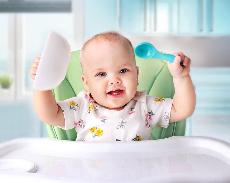 Nên chọn lựa những chiếc bàn ăn có thiết kế đơn giản