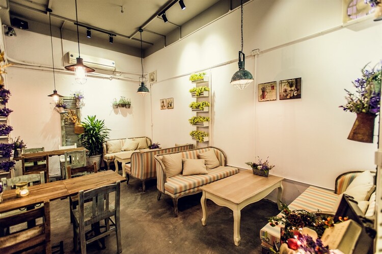 Mẫu đèn pha led trang trí quán cafe
