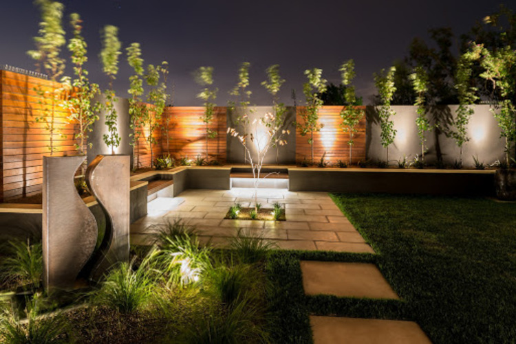Đèn led chiếu tường trang trí sân vườn