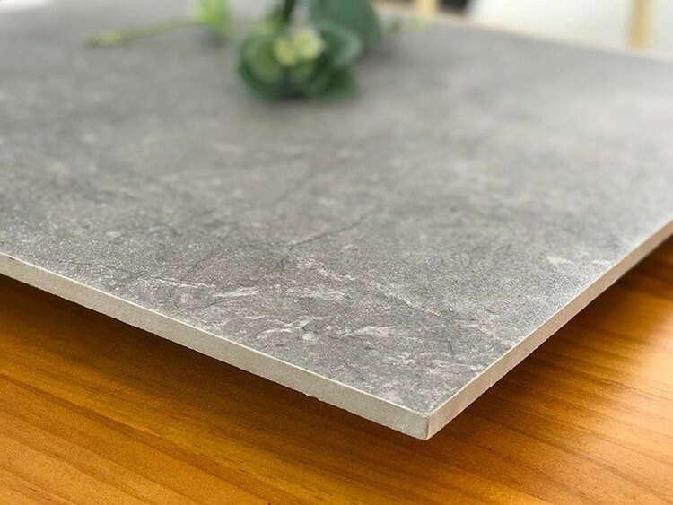 Gạch Porcelain có khả năng chịu lực và độ bền cao hơn gạch Ceramic