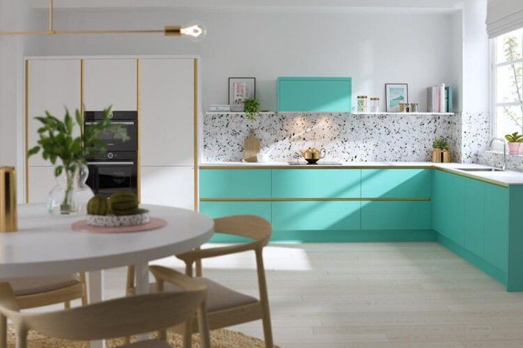 Màu sắc kệ bếp rất đa dạng, bạn nên lựa chọn phù hợp với cung mệnh