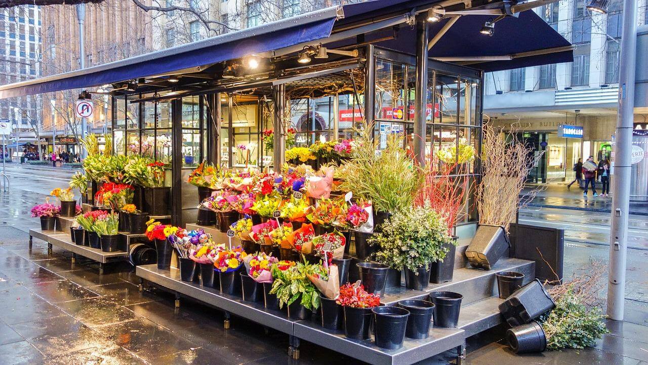 Trang trí shop hoa tươi không gian mở