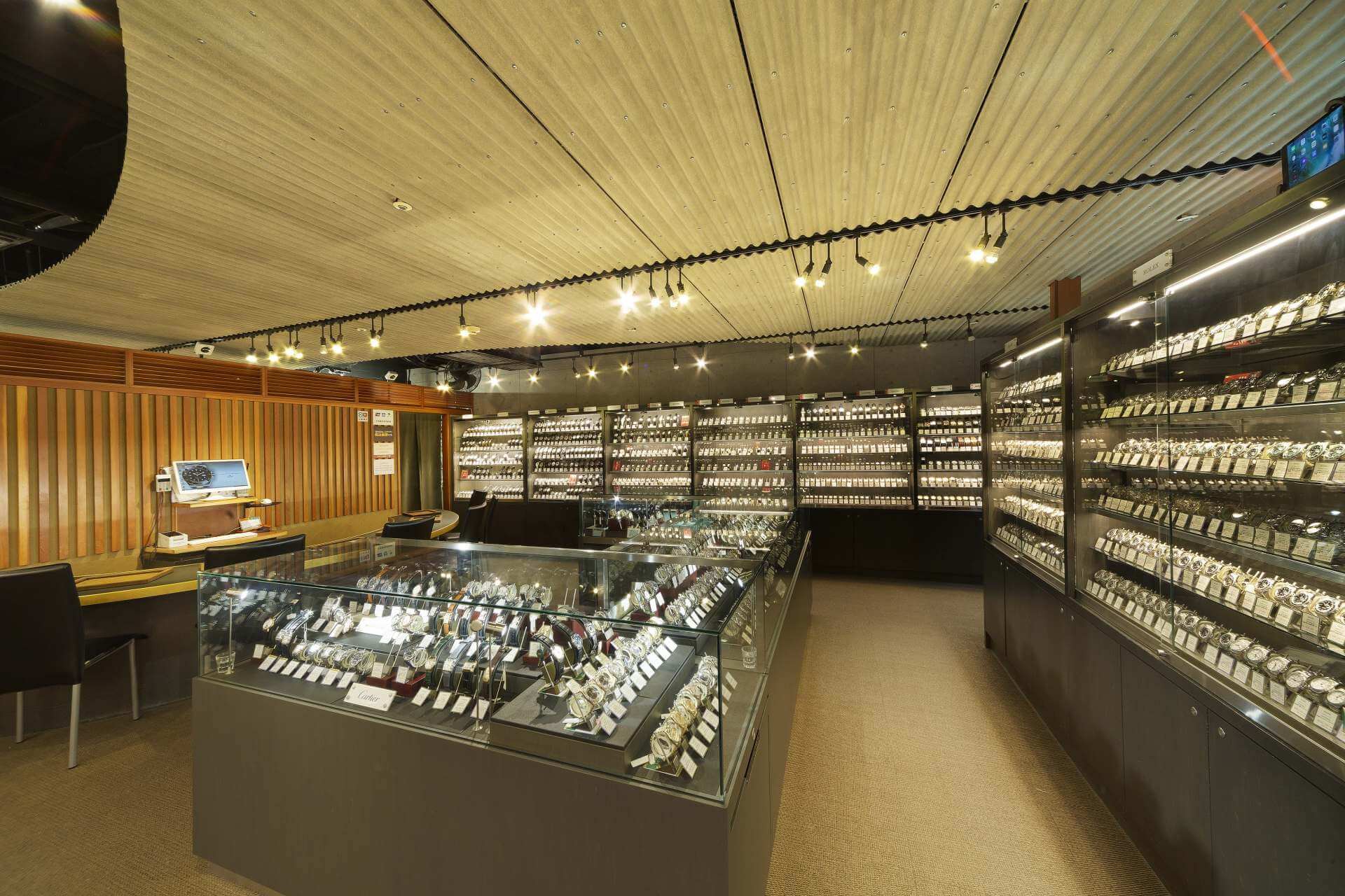 Cần có phong cách thiết kế shop đồng hồ cụ thể
