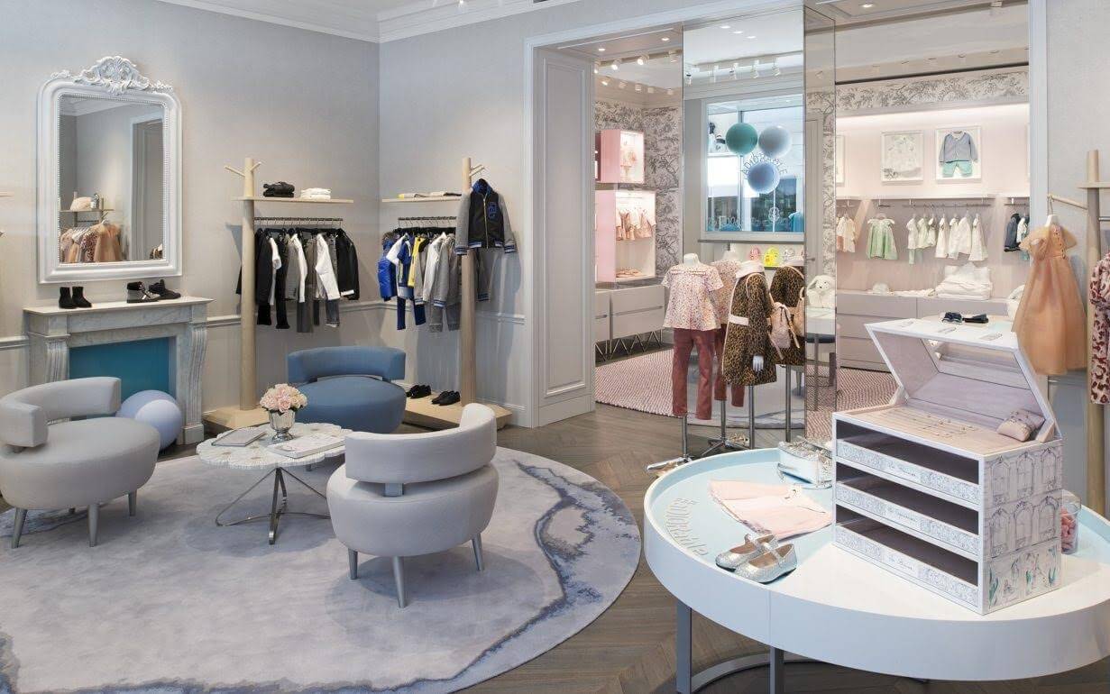 cách bày trí shop quần áo trẻ em - Pendecor