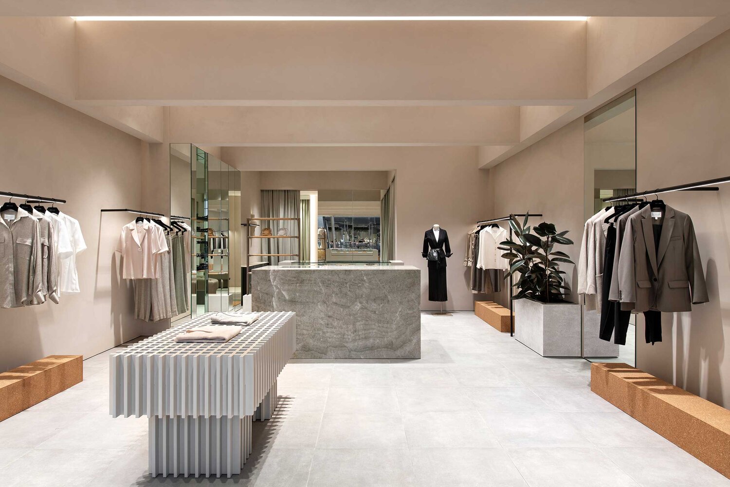 Phương án tiết kiệm chi phí thiết kế shop thời trang