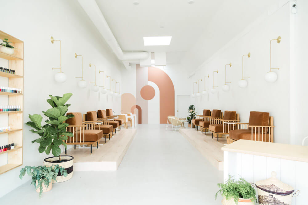 cách trang trí tiệm nail thu hút khách Pendecor