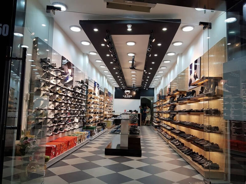 trang tri shop giay nam Pendecor