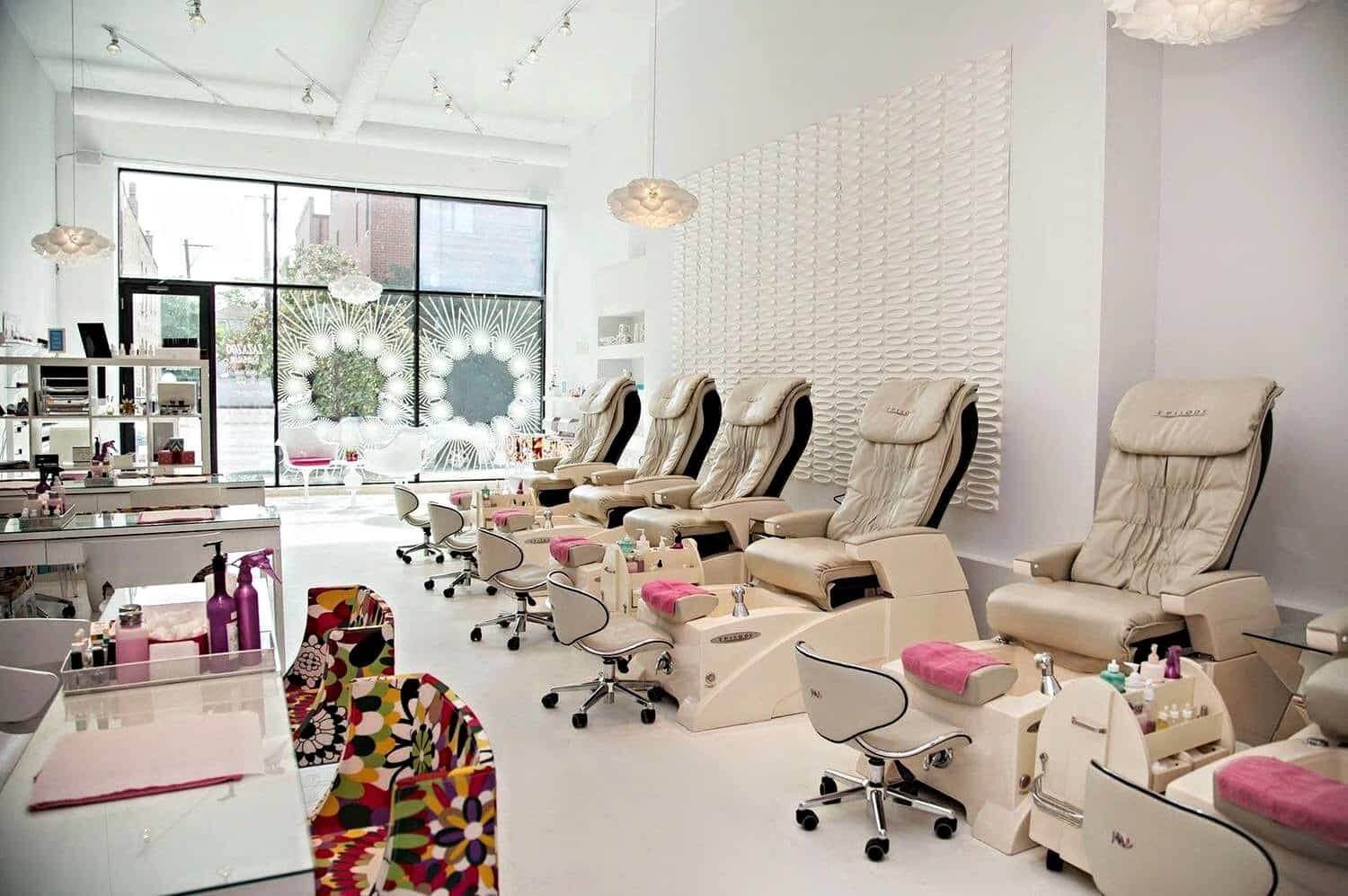 thiết kế quán nail Pendecor