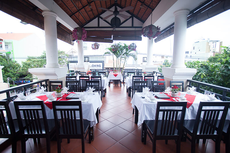 thiết kế quán ăn ngoài trời Pendecor