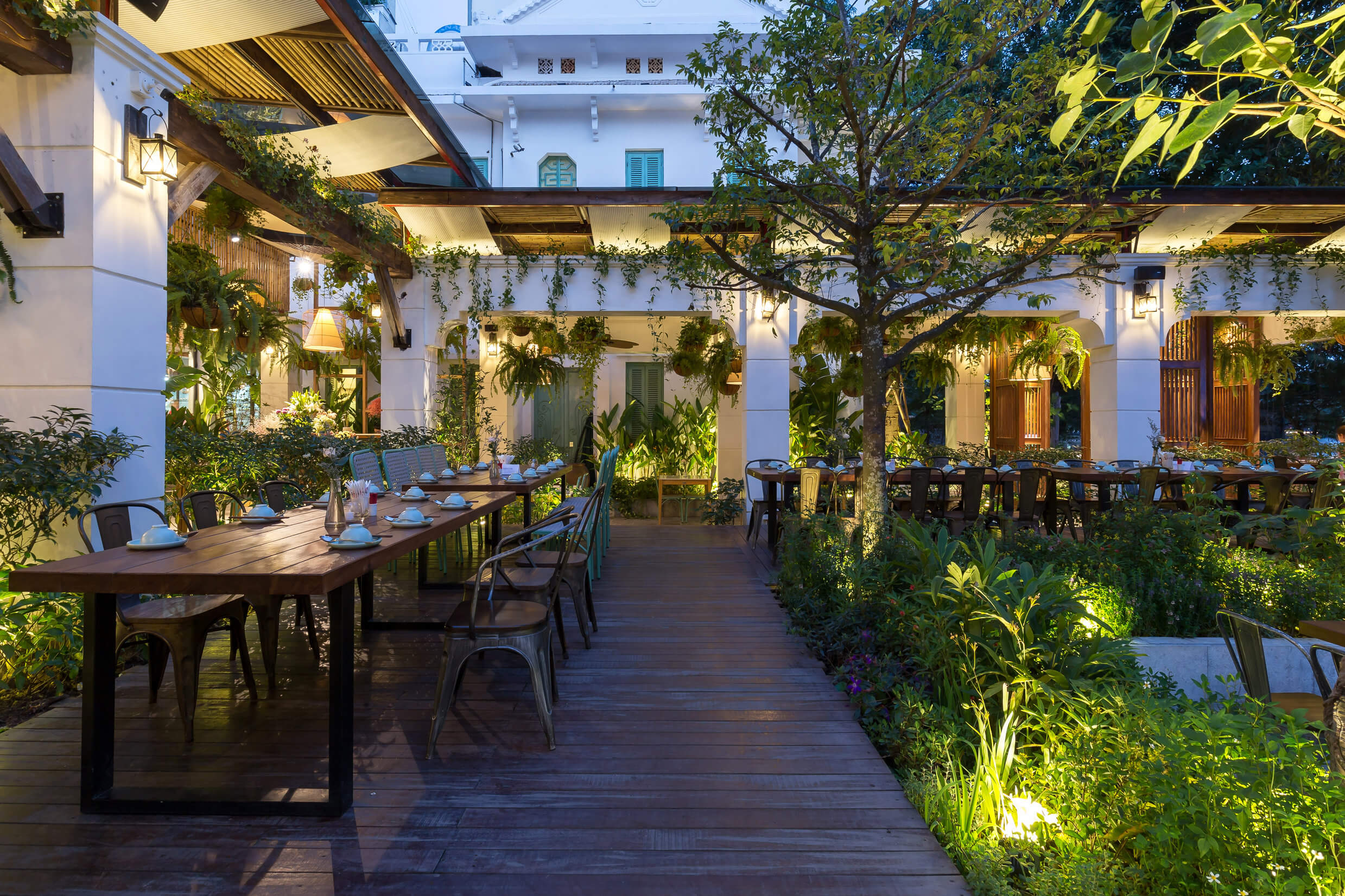 thiết kế nhà hàng Pendecor