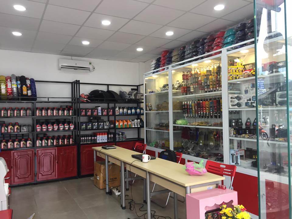thiết kế cửa hàng bán phụ tùng xe máy