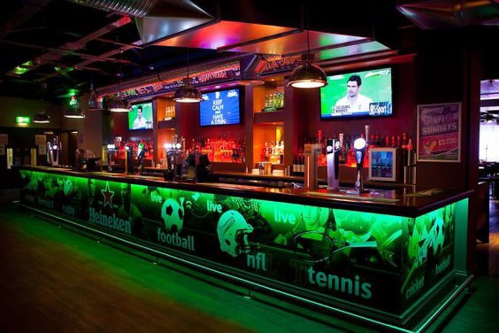 thiết kế quán cafe bóng đá Pendecor