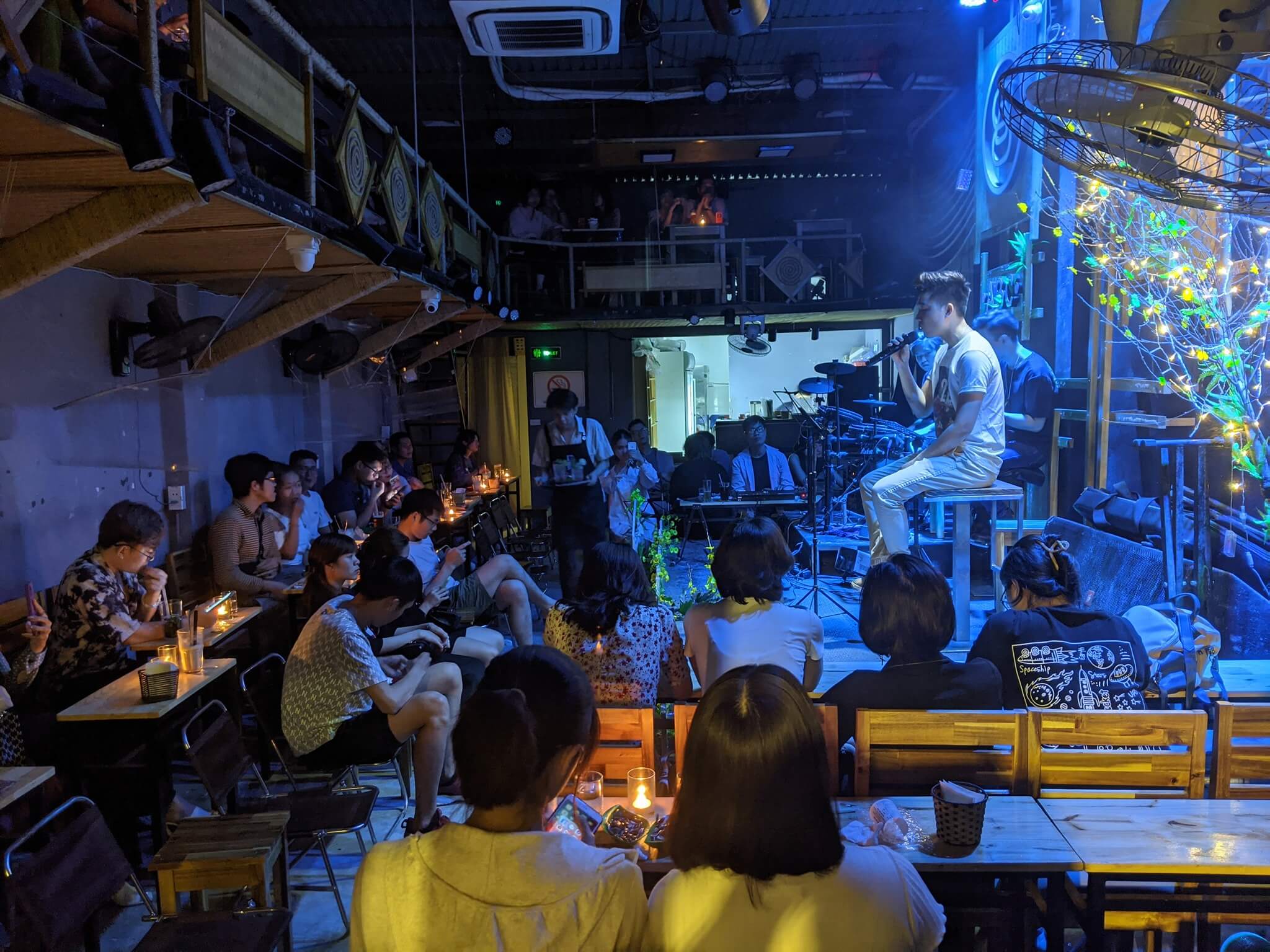 thiết kế nội thất quán cafe Pendecor