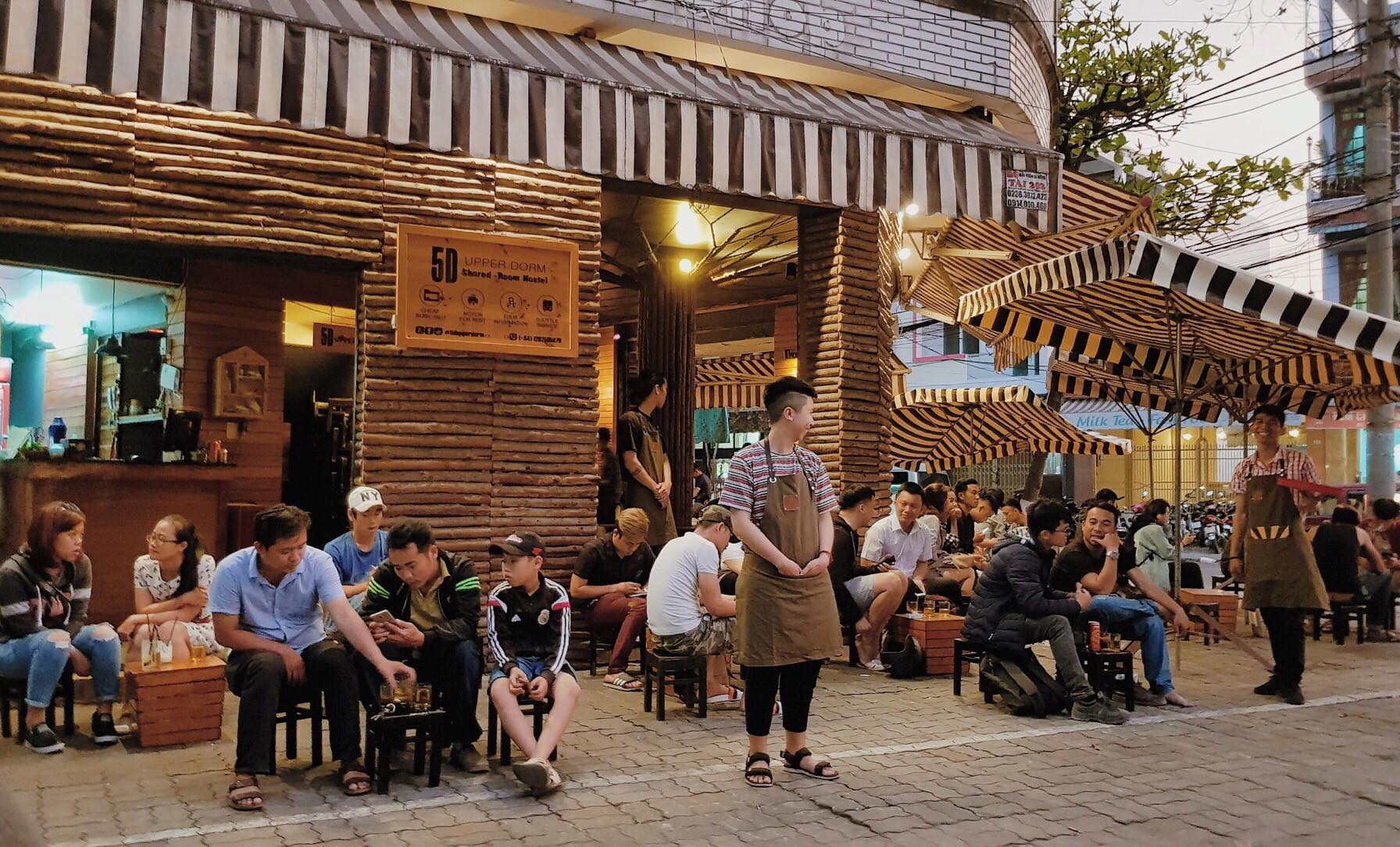 trang tri quan cafe coc dep Pendecor